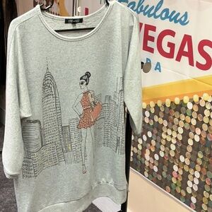 Gray Boxy Graphic 3/4 Sleeve Sweatshirt